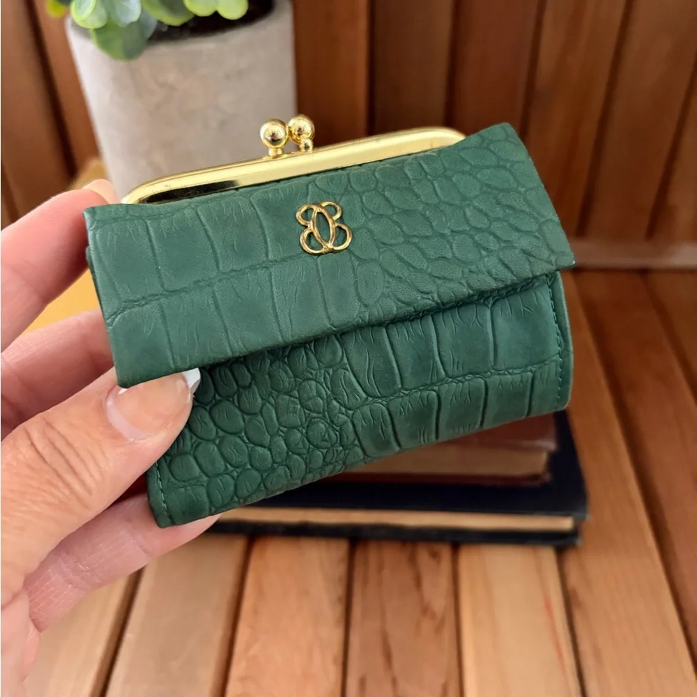 Vintage Buxton Green Croc Embossed Leather Wallet Kisslock Coin Purse - Picture 3 of 9